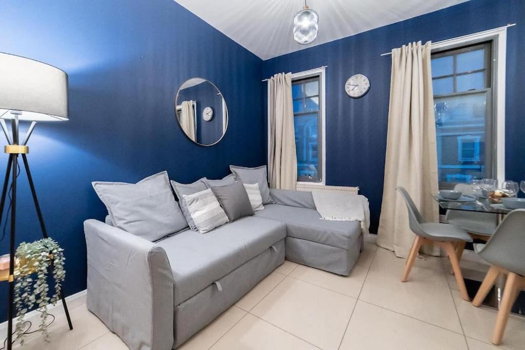 2 Bedroom Apartment ลอนดอน ภายนอก รูปภาพ