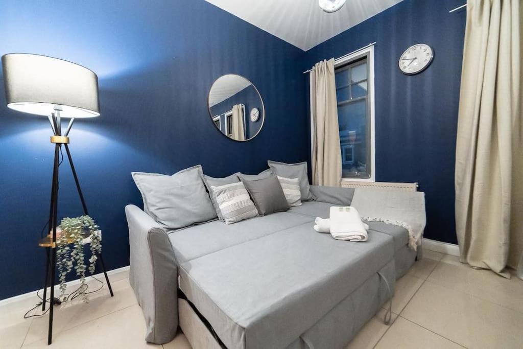 2 Bedroom Apartment ลอนดอน ภายนอก รูปภาพ